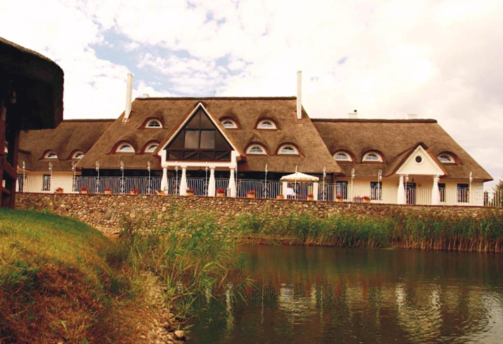 Dwor Chotynia Otel Dış mekan fotoğraf